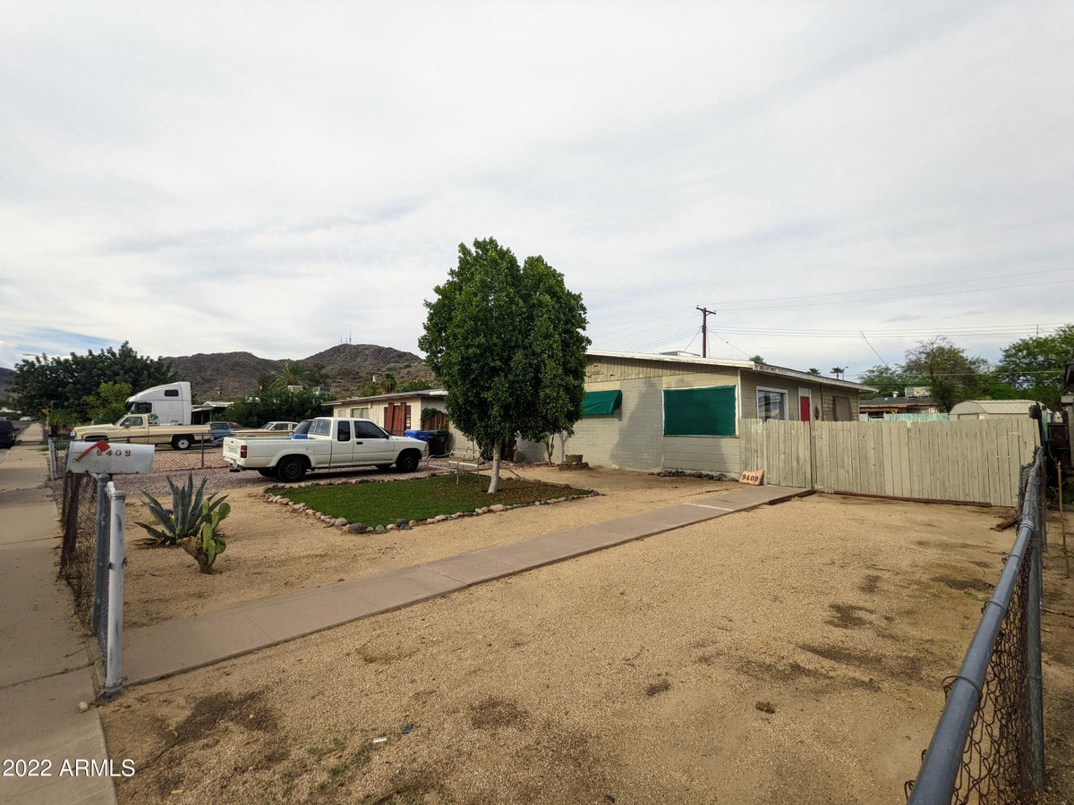 LookLlc's tweet image. Ready to upgrade? Impeccable 2 BD/ 1 BA in Phoenix has it all. Call/text/DM me!  cpix.me/l/151578386
