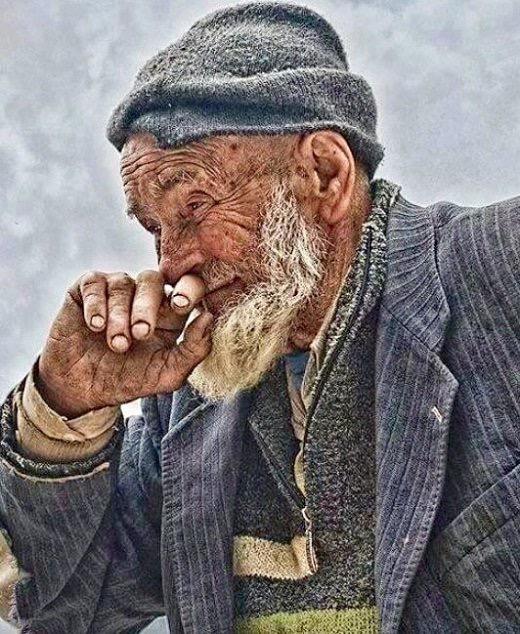 AdelAliBinAli's tweet photo. " يأتيك عوض الله فجأة، فتضحك من نفسك، وتقول:
يا إلهي .. كيف كنت أبكي على ما لم يكن يستحق البكاء، وأحزن على فراق ما لم أكن أتخيل !
كيف أن الله كان دوماً يُطمئنني بإشارات وعلامات، لكني كنت مغمض العينين والقلب عنها " https://t.co/62kWyxn73O