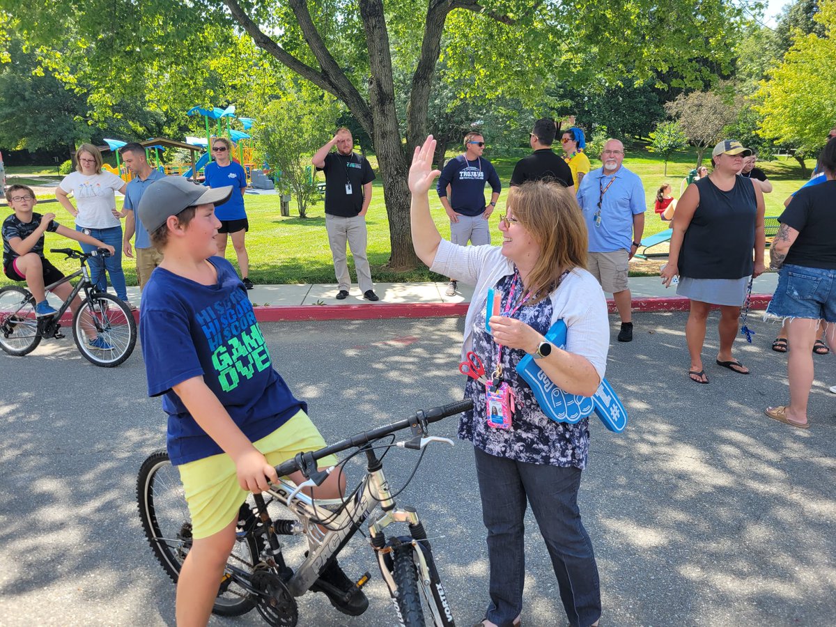 Lindsey Avara tweet media