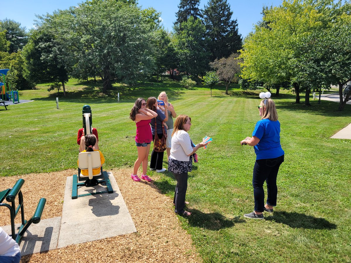 Lindsey Avara tweet media