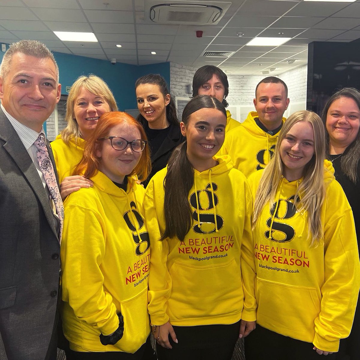 PhD_BPL's tweet photo. ‘TEAM WORK MAKES THE DREAM WORK’ - best team!
@Grand_Theatre
#teamwork #dreamteam #nothingstopsthem #team #marketing https://t.co/T2eQyP3Kpz