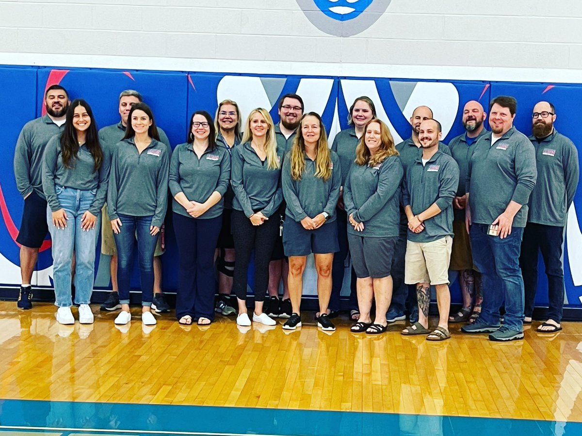 RiversideLCPS's tweet photo. Say Hi to your Riverside Social Science Dept! https://t.co/hYs5ER1gIO