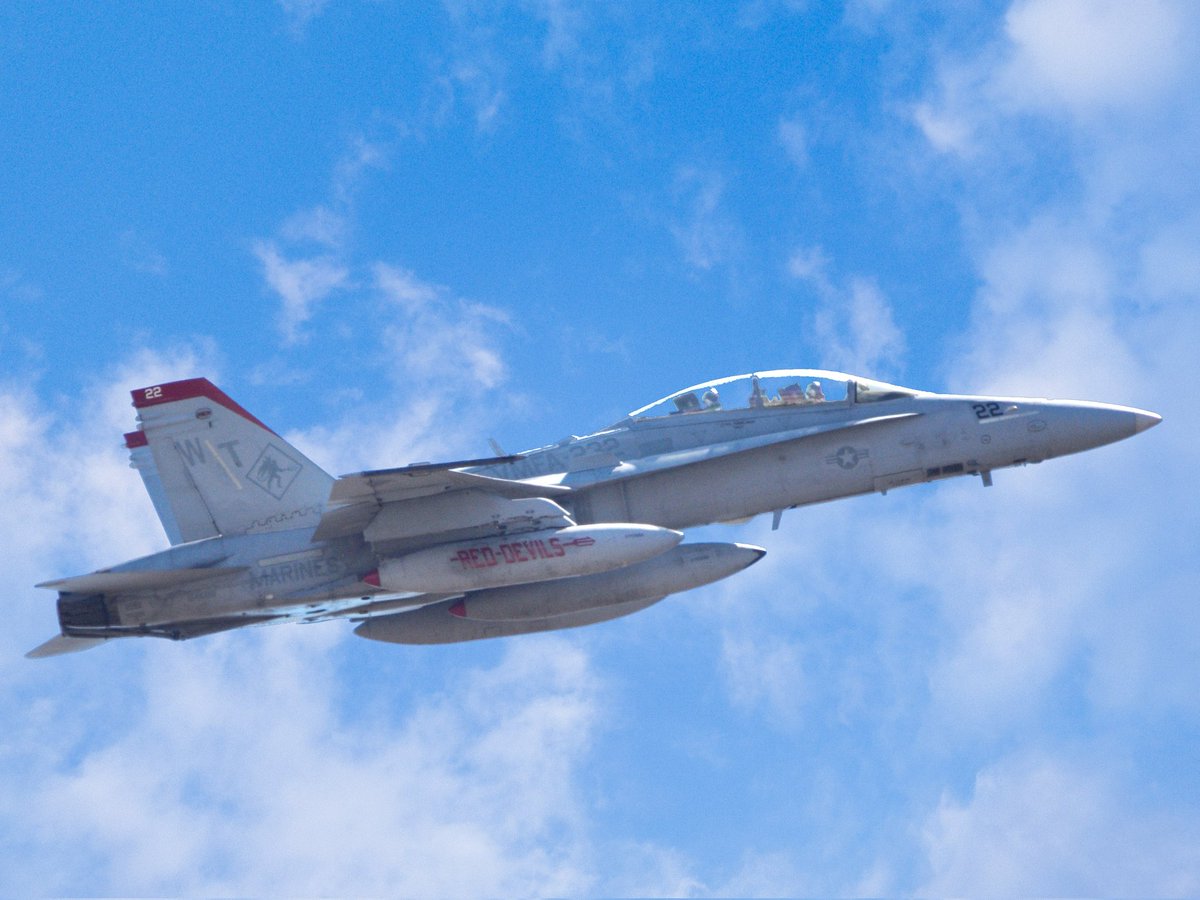 MilAirPhoto's tweet photo. #f18d with #vmfa232 #reddevils leaving #mcasmiramar #AvGeek #milair #planespotting https://t.co/ekVXf6gMfi