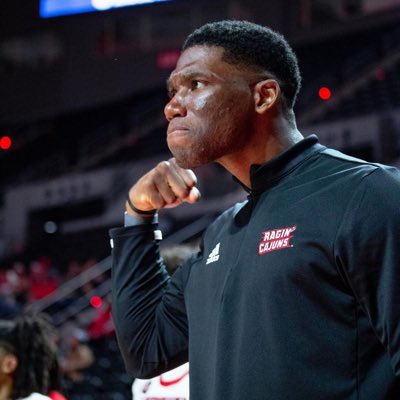 bjdulatc's tweet photo. As an Athletic Trainer For @RaginCajunsMBB I tell our recruits and our current athletes. “I am only as good as our Strength  Coach!!!” I have been fortunate to have worked with great Strength Coaches. Thank you @OliverHoustonIV for all that you do! https://t.co/NXkKw1NJQ6