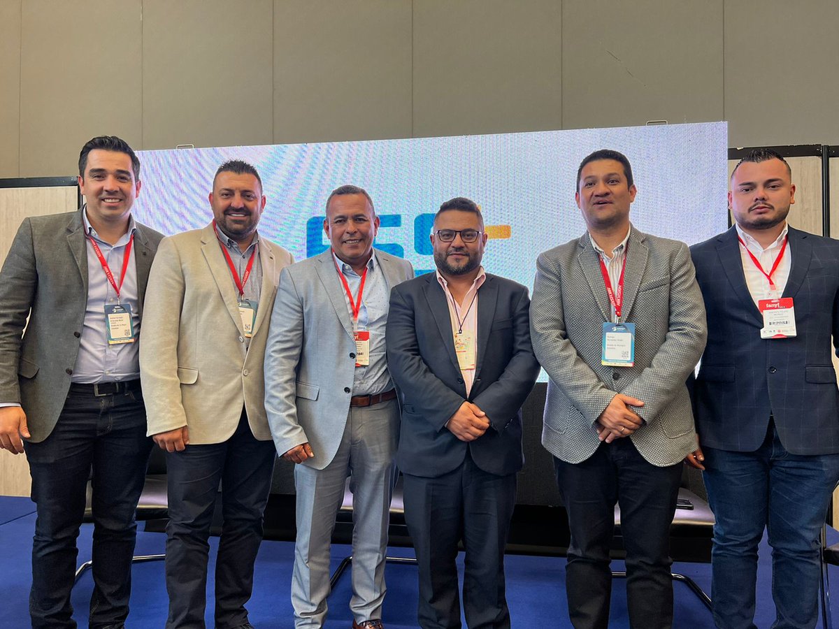 Seguimos participando en espacios nacionales. Con los Alcaldes asociados de @AlcaldiaYumbo y @AlcRionegro, y nuestro Director Ejecutivo @OspinaSanti, participamos en Bogotá de la Feria Internacional de Seguridad socializando los logros de nuestras Ciudades Intermedias en el tema.