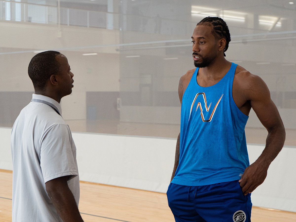 Great to have Kawhi Leonard come through campus and catch up with @EarlGrantBC before an afternoon workout at the Margot Connell Center @newbalance @newbalancehoops #ForBoston