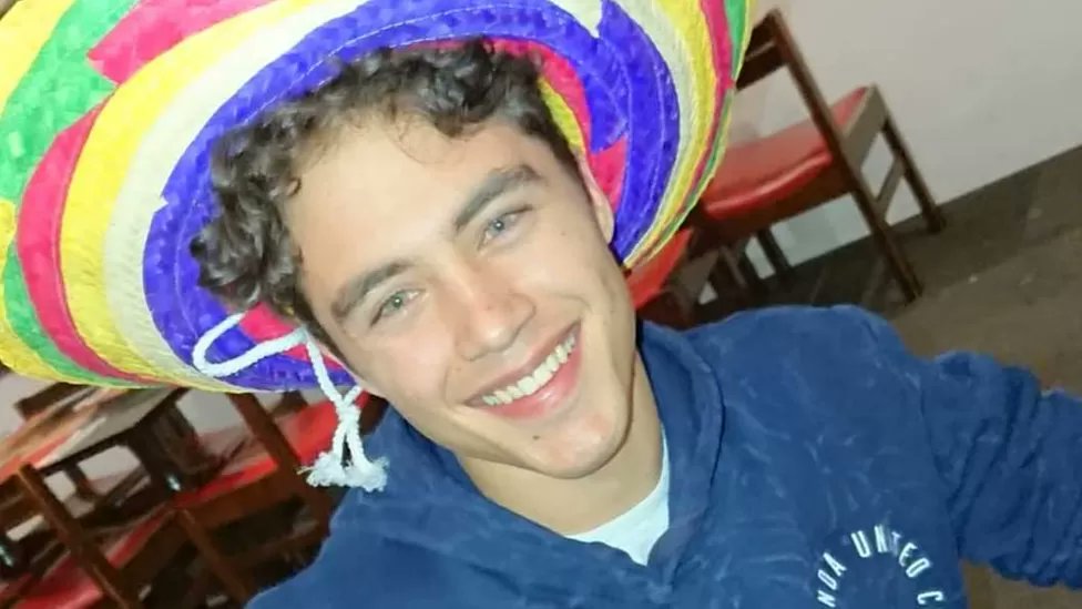 beccarala's tweet photo. @shazarnold15 @MSMWatchdog2013 @SusanSmithAus Alan f!@#%$# Tudge the *Christian*: "We'll find you, we'll track you down, you will have to pay those debts and you may end up in prison ". Here's one of their victims - only 22 yrs old. How do they sleep at night?🤬 https://t.co/Kxbah6y19V