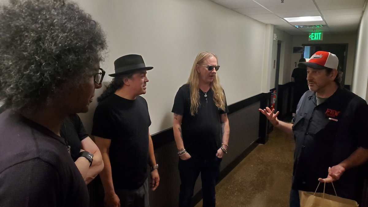 Steve Johnson, global connector tweet media