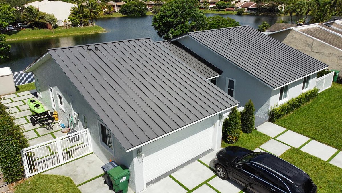 MromeroContract's tweet photo. Happy 🐫 Dayyy !!! Free Estimates 🚨 Now serving South &amp; Central Florida 🚨 New Roof, Re-Roof, DM or Call us (786)616-5722
•
 #RoofLife #Miami #DadeCounty #BrowardCounty #PalmBeach #SoFlo #Construction #Roofing #Realty #MiamiBeach #CoralGables #Kendall #Tamiami https://t.co/7DMoGVXSHO