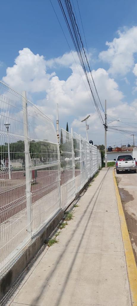 serviciospirap's tweet photo. 🌳 Para promover el cuidado del #ParqueVecinal en la colonia San Isidro, rehabilitamos el rejado y mobiliario urbano. 🧰
#ÉchanosLaMano ¡Cuidemos este espacio! 👊🏻 https://t.co/AKDpUA0Tai