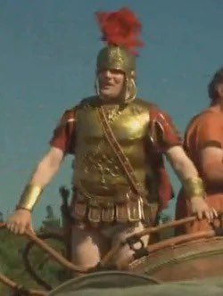 Baaaahus !!! 
Continuarte Stephen Fry Happy Birthday. 
Yours Sincerely,
S. Jim  