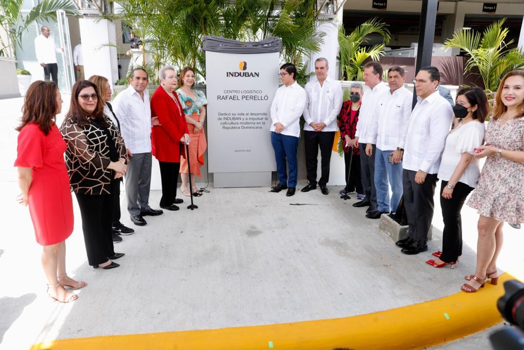 IndubanSAS's tweet photo. Inauguramos nuestro nuevo Centro Logístico Rafael Perelló, un complejo de 20 mil metros cuadrados de facilidades en logística, operaciones y almacenamiento, este será el eje central de la cadena de distribución de #LoMejorDeLoNuestro, dentro y fuera de nuestras fronteras. 🇩🇴 https://t.co/WGpWEVmhH9