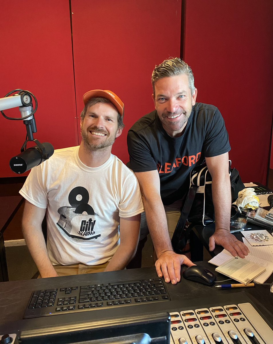 gardiner_29's tweet photo. @Tim_Burgess 
Hi Tim! Do you want to come on our radio show? We are in Perth, Western Australia. We are wildly talented volunteers at RTRFM - Perth’s finest community radio station.
#TheCharlatans #LaurenceandMilner #rtrfm https://t.co/ncEdjNhMV4
