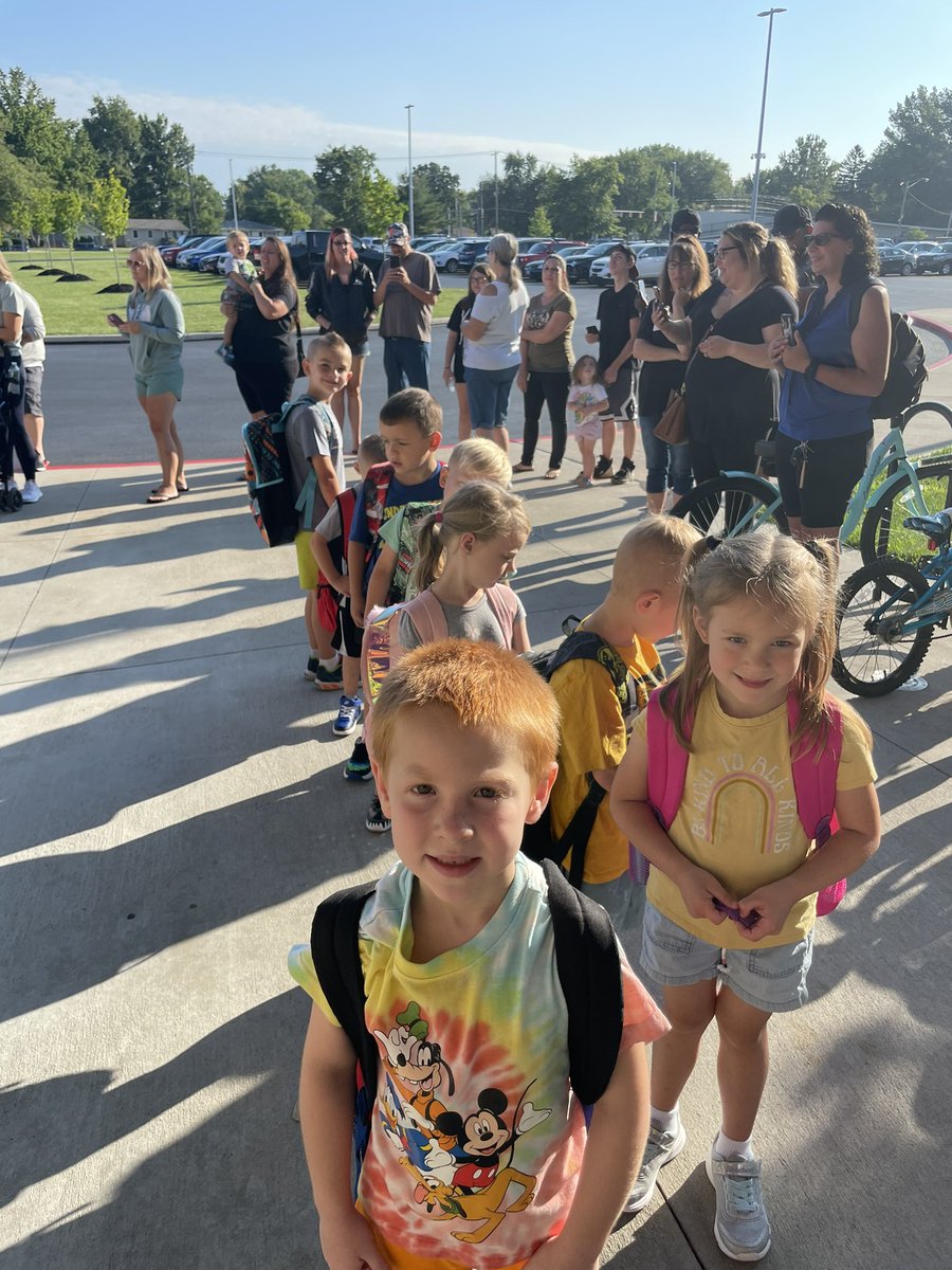 More pictures from today’s kindergarten clap in! 👏🏼