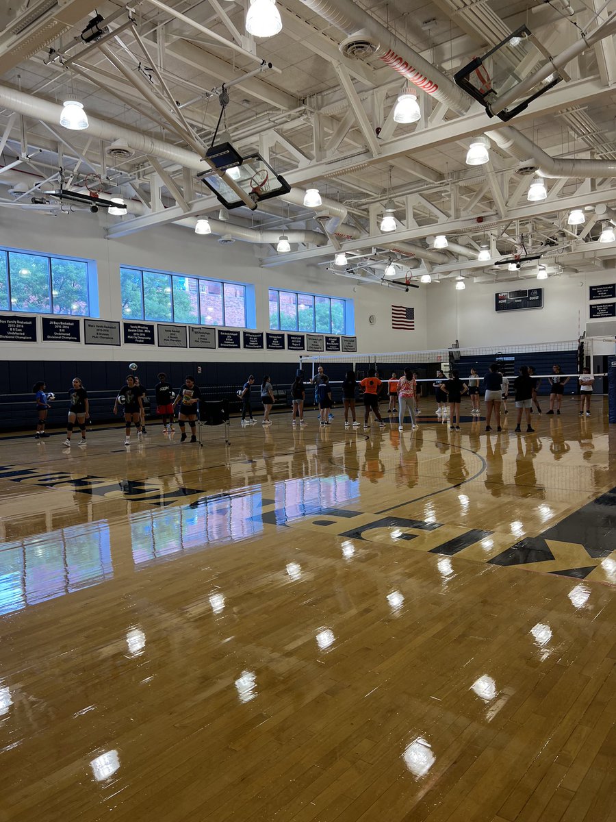 DaveHalbreich's tweet photo. Great week of Women’s Varsity Volleyball Tryouts! Congrats to our newest members of the program! #AttitudeEffortAction #EverythingMatters #BumpSetKill https://t.co/SimASo58Uy