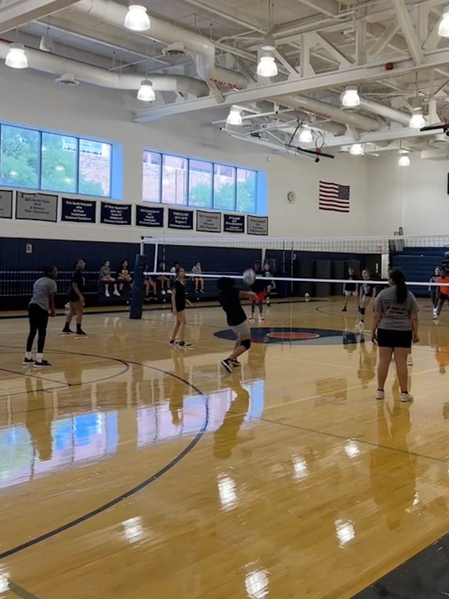 DaveHalbreich's tweet photo. Great week of Women’s Varsity Volleyball Tryouts! Congrats to our newest members of the program! #AttitudeEffortAction #EverythingMatters #BumpSetKill https://t.co/SimASo58Uy