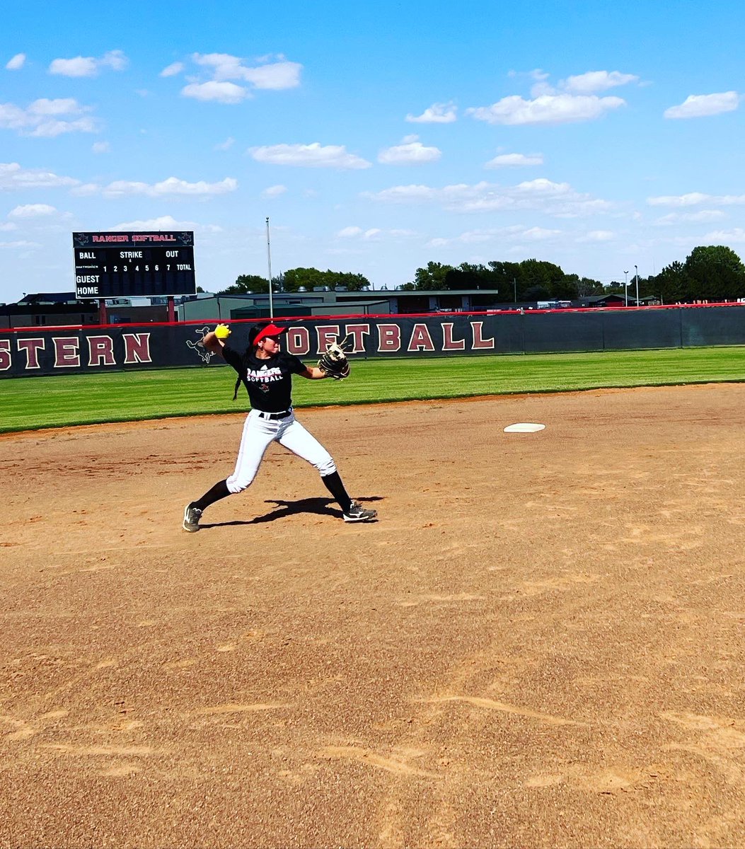 NWOSU_SB's tweet photo. First day! First day! First day! #team22 https://t.co/RJPsydfM58