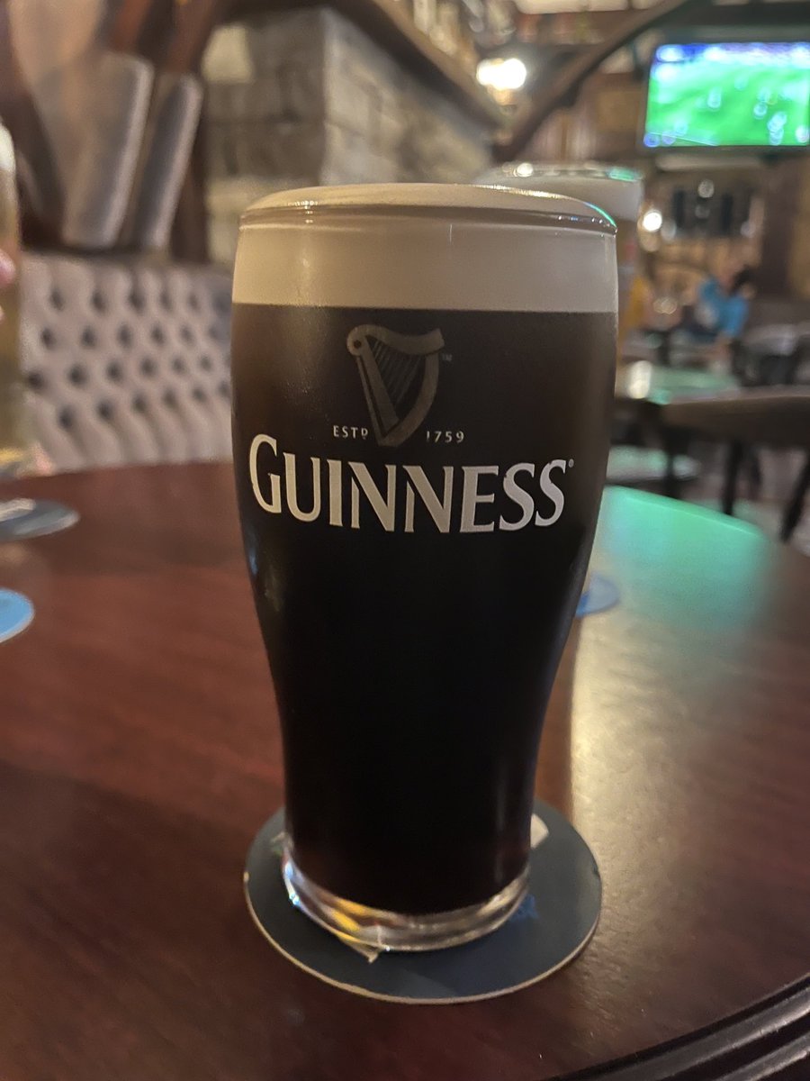 MarkMaddenmm's tweet photo. ⁦@beautifulpints⁩  Cottage Bar, Buncrana, DL https://t.co/FbkGYElKaj