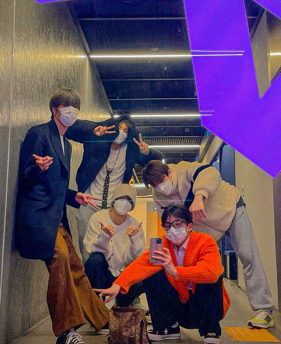 vera_claire1004's tweet photo. ☀️ Day 25☀️

Favorite ship and why

~ JSH and Ha-A bestie always at the top of my list but right now I'm more on 0104 squad &amp; T5 moments than ship diz days and of course every Asahi moment w/each member as well ❤️🥰

#31DaysWithAsahi
#ASAHI #아사히 #アサヒ  #朝光 @treasuremembers https://t.co/1HEdQzJAh1
