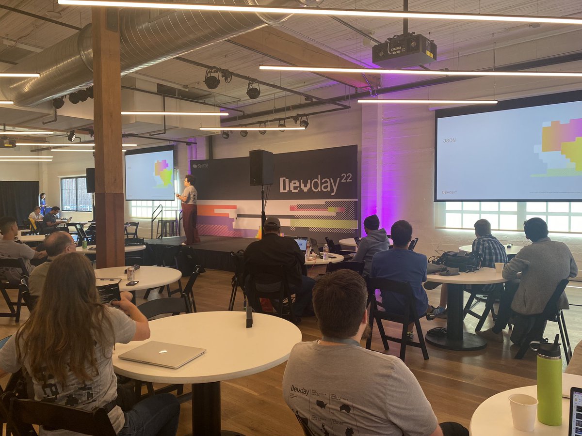 willjohnsonio's tweet photo. We got @jesstemporal talking about JWTs!!!
#DevDaysSeattle https://t.co/L8pbJVTWh0