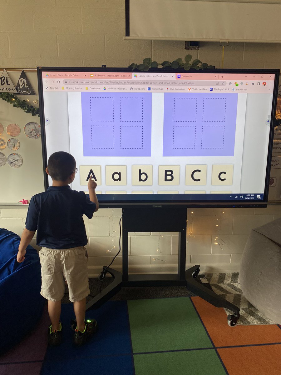 MsCabralSPED's tweet photo. Letโs identify upper and lowercase letters for our writing activity today! Our way of interacting has increased by ๐ฏ. Our students enjoy taking control of their learning๐ฅน @IISDSPED @IrvingISD @LivelyEagles @AshAlcocer_ #Interactiveboards #LIFEskills #thelivelyway #bethestandard https://t.co/ecdSWLALD1