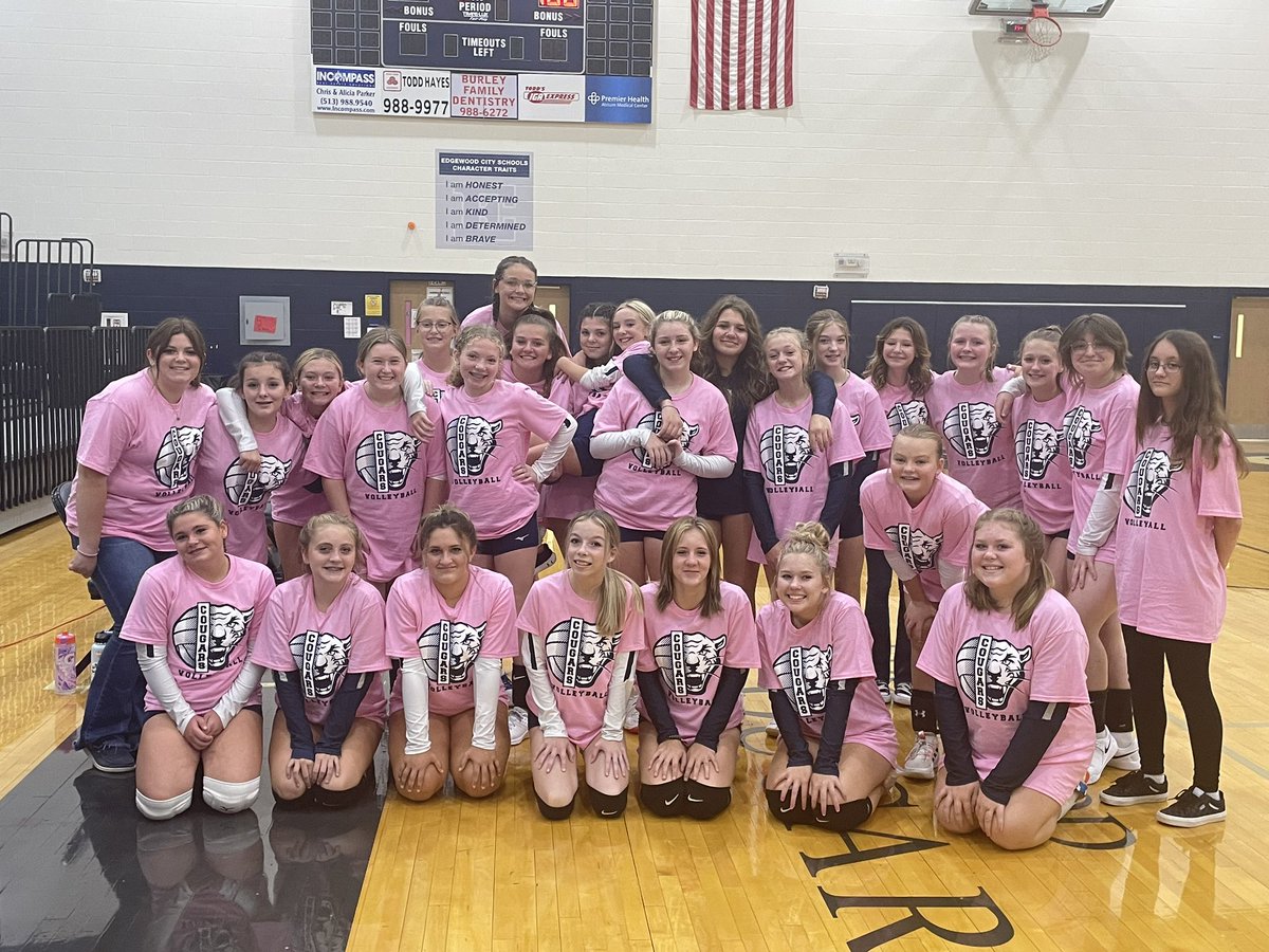 CoachAldrichh's tweet photo. Fall season officially kickin off with 7th &amp; 8th Volleyball at home! Get that W ladies! Go Cougars! @EHS_WVBall https://t.co/OyaJWNcs7Q