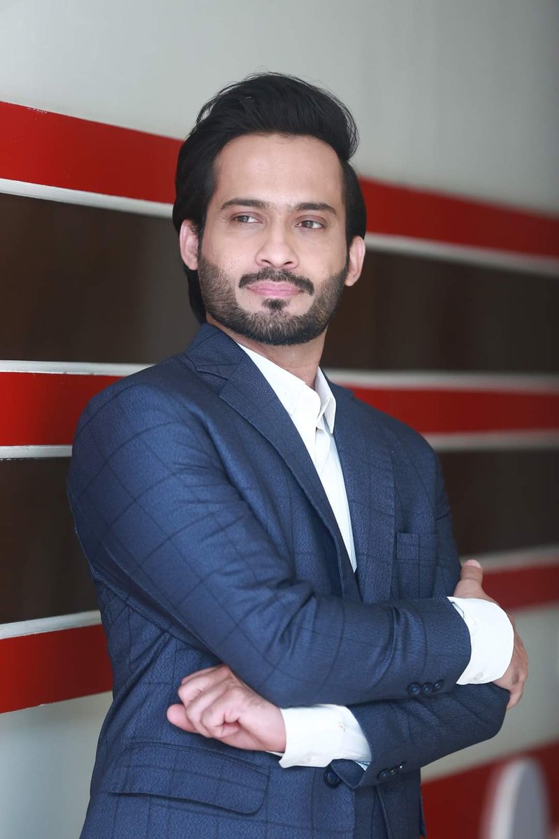 Our hero
#WaqarZakaNextPM