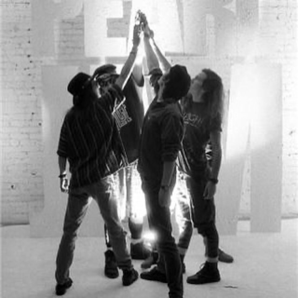 JeffAmentsArmy's tweet photo. #TenWeek #AlbumArt #PJNerds
Details from #JeffAment and #DaveKrusen are in the photo, including the iconic photo, the big letters, and the conflict over the album’s color.
@PearlJam
#pearljam https://t.co/ovxpqNCB0A