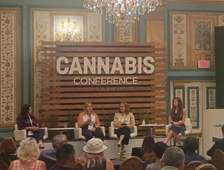 NoelleSki's tweet photo. Powerhouse panel at @CBTmag 's #CannabisConference on retail design + buildout! Wendy Bronfein @curiowellness Amanda Ruge #FlowspaceDesign Virginia Maggiore @retaildesignc + Sumer Thomas @cannaadvisors https://t.co/T1rTITScPV