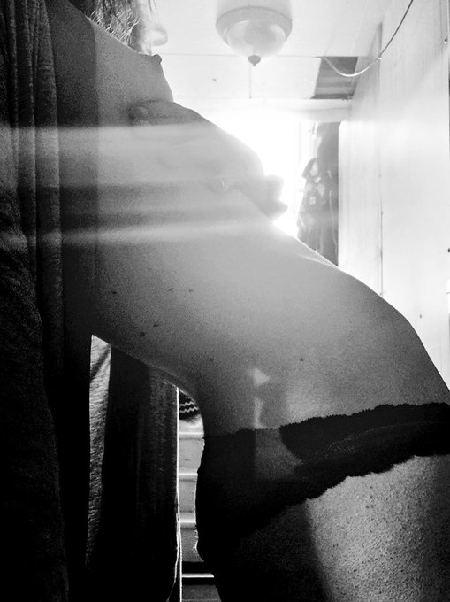 Finally... I match the light fixtures.   😈💡 #HRT #BOOBLIGHT https://t.co/xFOLSxMFqj<a href="/tag/hrt"class="tags">#HRT</a><a href="/tag/booblight"class="tags"><span>#booblight</span></a>