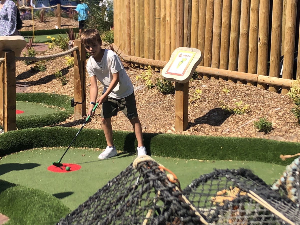HodgesTracy's tweet photo. Afternoon filled with crazy golf, karts and inflatable fun in the paddling pool @Wadventuregolf #Walmer https://t.co/bv9LE41Ytq