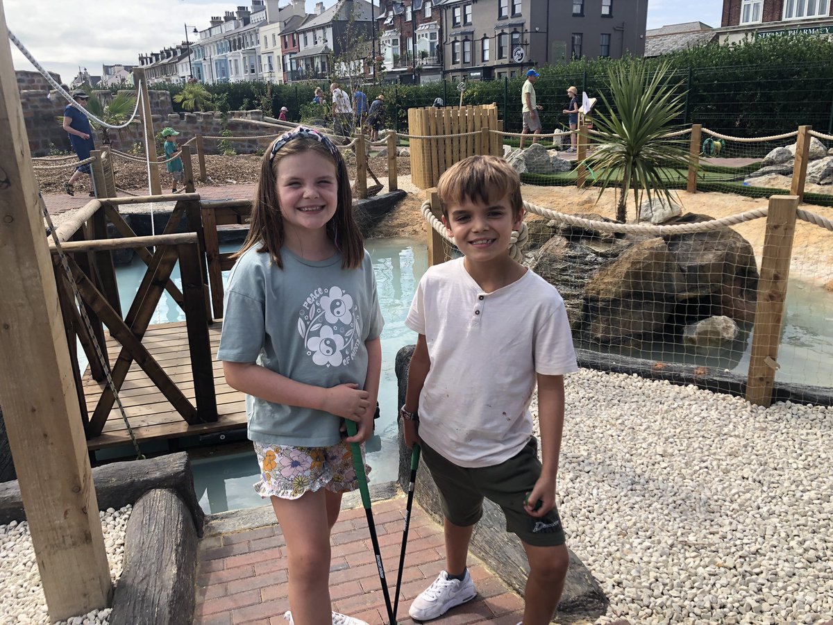 HodgesTracy's tweet photo. Afternoon filled with crazy golf, karts and inflatable fun in the paddling pool @Wadventuregolf #Walmer https://t.co/bv9LE41Ytq