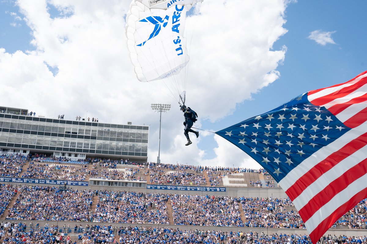 Air Force Falcons tweet media