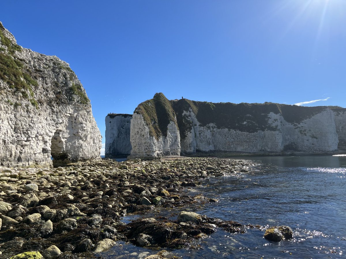 GreedyLyndon's tweet photo. Went on a birthday adventure with little boat to Old Harry Rocks #laserperformance #studland ⛵️ ☀️ 🌊 🌬 https://t.co/u0nDKwDVXF