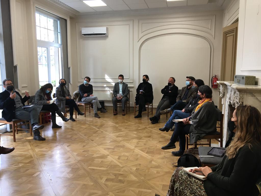AleArratiaM's tweet photo. Muchísimas gracias @UNESCOSantiago  por recibirnos en su casa, a compartir visiones y espacios de colaboración desde @AC_educacion, en pos de la reactivación de aprendizajes y la transformación educativa en Chile y Latinoamerica! #2020Presente https://t.co/TyUOdkU9lP