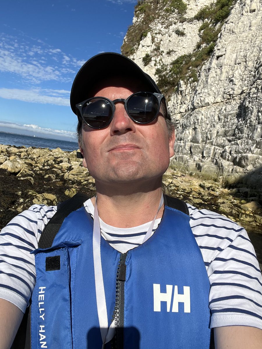 GreedyLyndon's tweet photo. Went on a birthday adventure with little boat to Old Harry Rocks #laserperformance #studland ⛵️ ☀️ 🌊 🌬 https://t.co/u0nDKwDVXF
