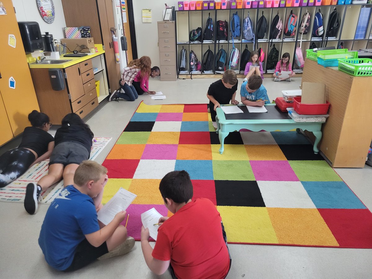 marleighraye's tweet photo. Practicing speed and accuracy in reading while also meeting new friends! They love a good goal setting activity! #Burrisinfourth #4thgrade @WashCommSchools https://t.co/joD7kM2nNc