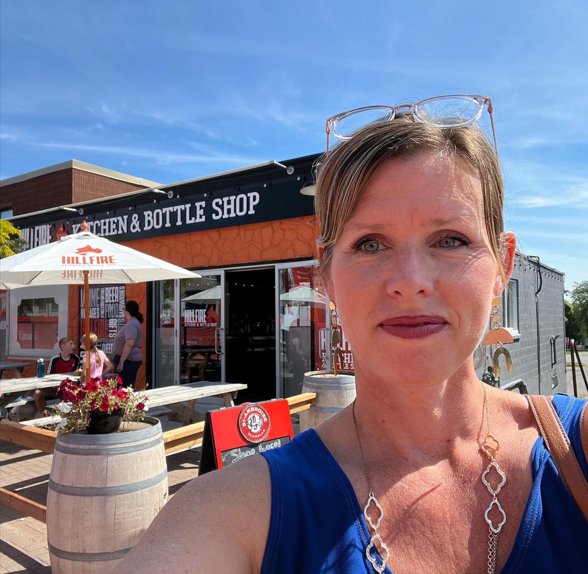 DianaHuson's tweet photo. Shout out to a #PelhamLocal business! The Hillfire Kitchen & Bottle Shop is a great spot to grab a bite to eat, pick up fresh baked goodies in addition to having a bottle shop with over 90 wines, ciders, spirits and more! #buttertarts #PelhamYum #shoplocal #shoppelham https://t.co/oO0NU6WFlU
