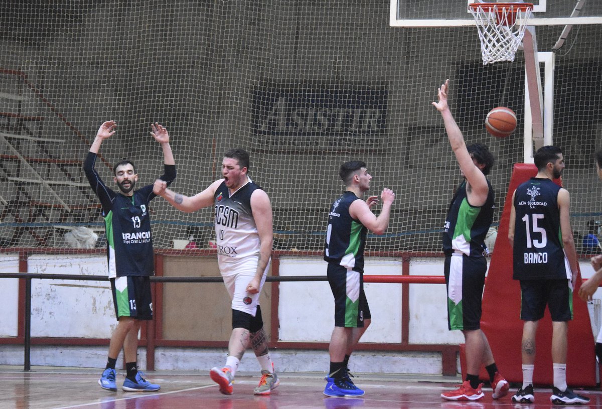 SoyDelEsteOk's tweet photo. El Chaca concretó una gran remontada y ganó en el "suple" https://t.co/rqLPCWMWT7
#Deportes #Básquet #FBPM #SoyDelEste https://t.co/KMcYj5cuo3
