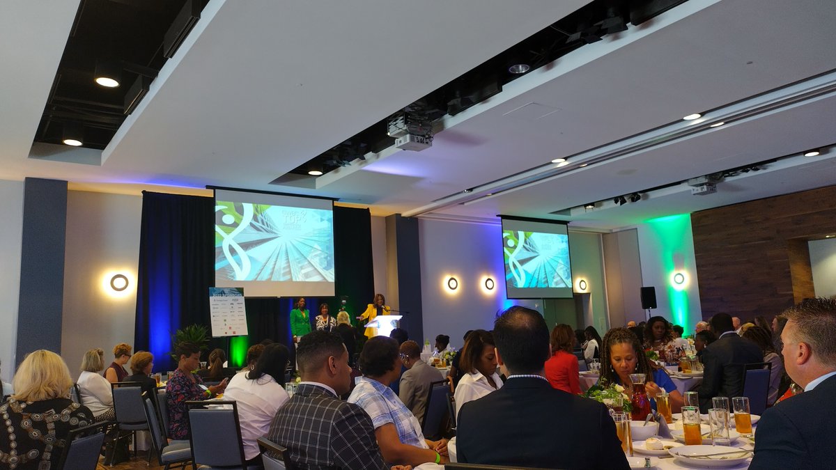ByTammyCohen's tweet photo. #GWBCTopCorp's event with #TheScreenMachine, celebrating our corporate champions. Thank you @GWBCLive and congratulations to @UPS, @Truist, @ATT, @Accenture, @Ally, @GradyHealth, @WellsFargo. Thank you for supporting #womanowned! #QueenOfScreen @GWBClive https://t.co/3fwV5iPUm2