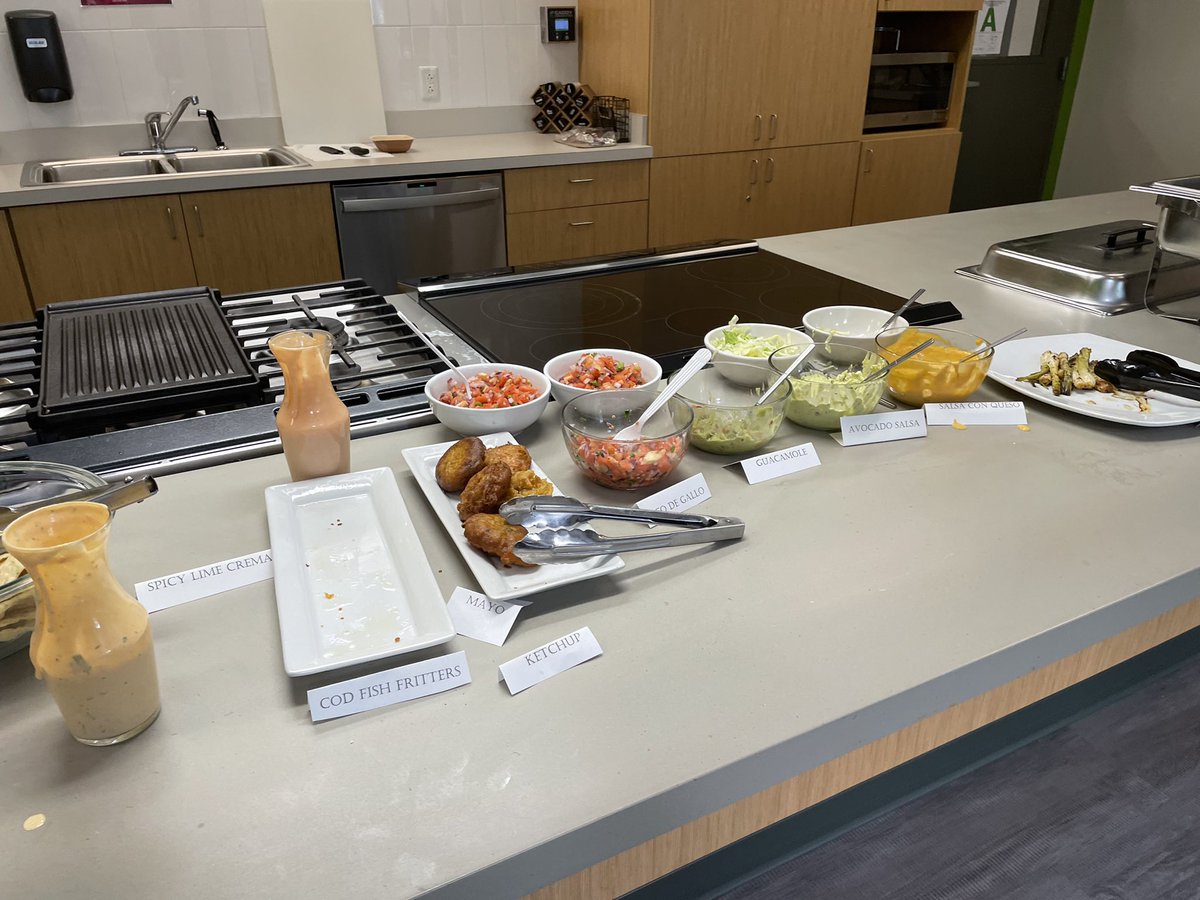 deborah_saffer's tweet photo. Our #Director is leaving to go back to #GradSchool. We had a #Surprise #Party. The Networking was Amazing. #Transition is Inevitable 😊 Great Day‼️#CommonTable #CommonGardens #DepartmentOfAgriculture #CatholicCharities https://t.co/fho5yibyor