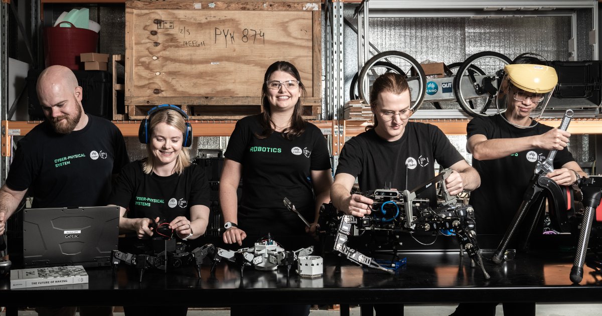 Data61news's tweet image. @CSIRO will fund a $1.2 million scholarship program at @QUT to sponsor 8 scholarships for high-performing students belonging to groups under-represented in the #robotics industry. 

The Alberto Elfes Memorial Scholarship Fund will open to applicants soon: spr.ly/6010MEIDC