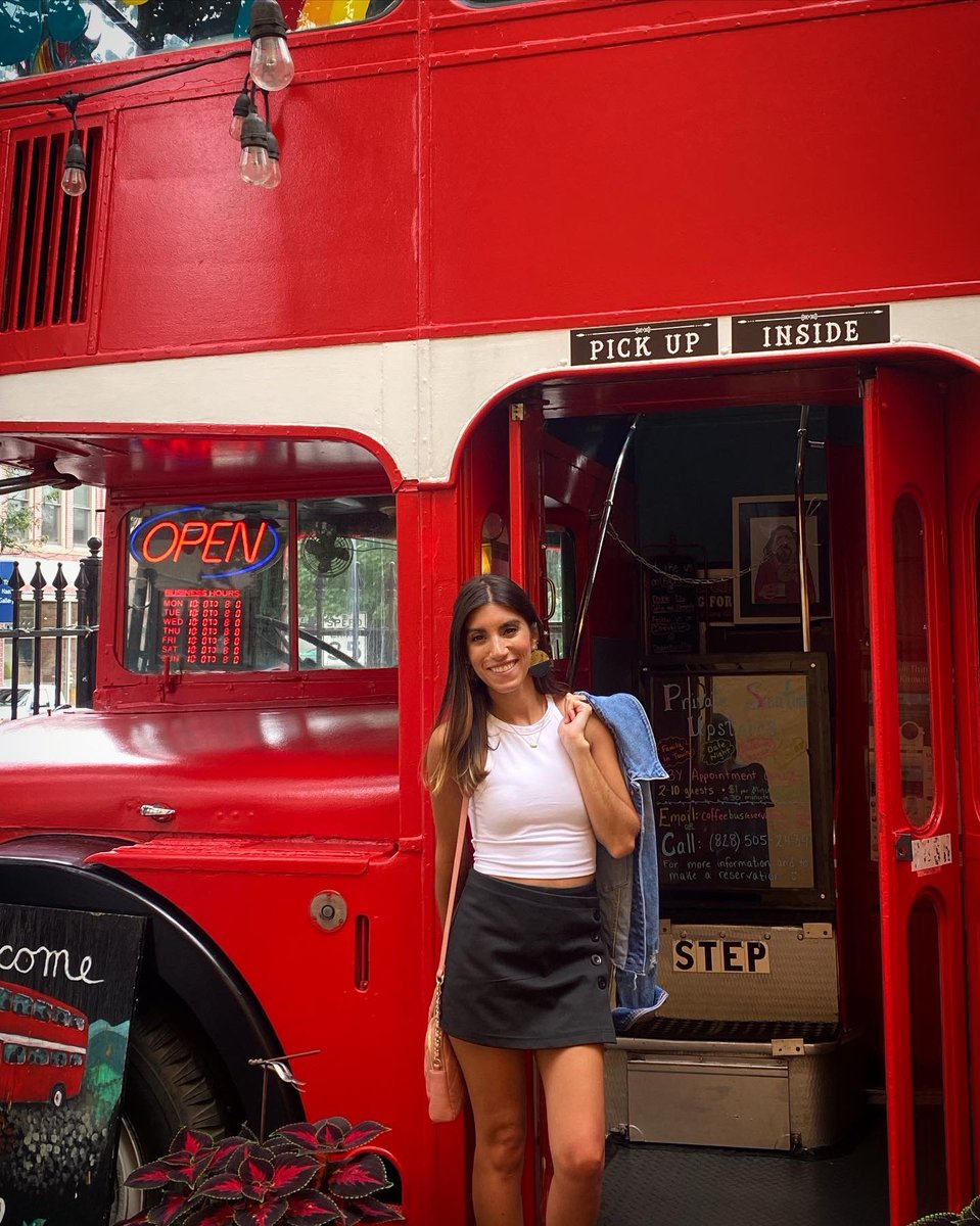 Elisa_Raffa's tweet photo. Not London 🇬🇧💂♀️…
I loved getting to check out #Asheville ⛰🍻 for the first time last weekend!
One of my favorite spots was the #CoffeeBus ☕️ ! https://t.co/gRazdNwHp3