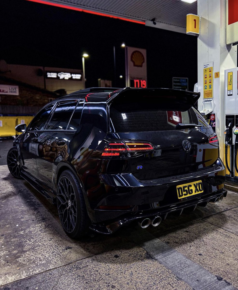 carpxrnpicx's tweet photo. Golf R https://t.co/FXam2rysfD