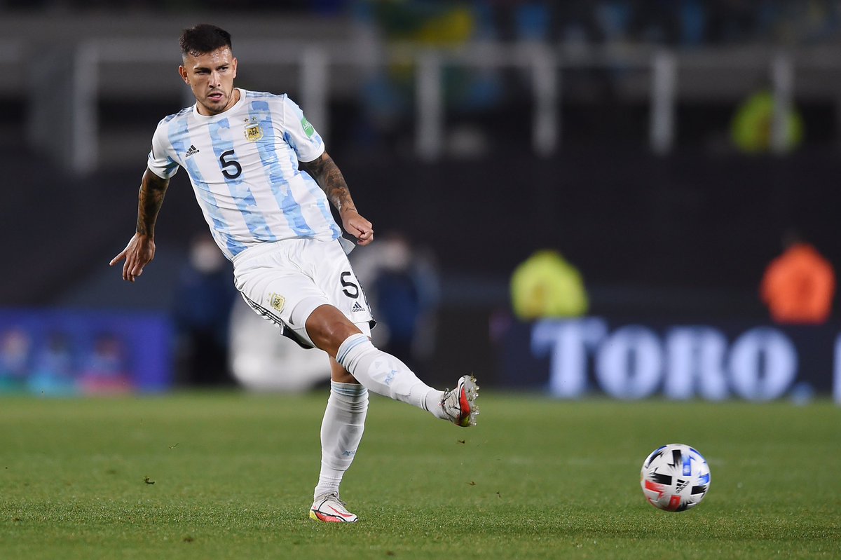 FabrizioRomano's tweet photo. Positive contacts between Juventus and Paris Saint-Germain for Leandro Paredes. Talks progressing to get the deal done, as personal terms are now already agreed. 🚨⚪️⚫️ @DiMarzio #Juventus

Negotiations will continue in the next days to complete the agreement. https://t.co/ejPp96ZOYS