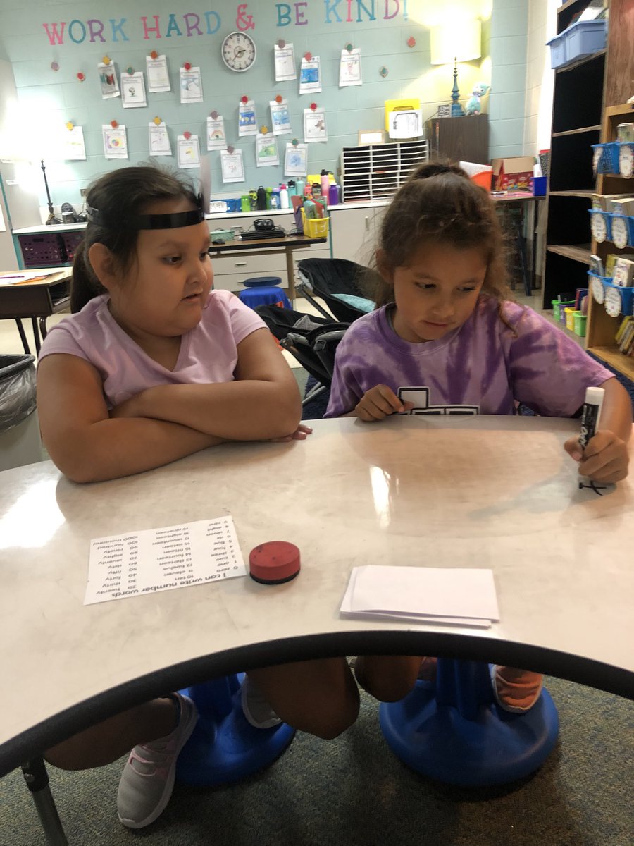 epple_d's tweet photo. Place value Hedbanz was SO much fun! https://t.co/qoi9izqrz1
