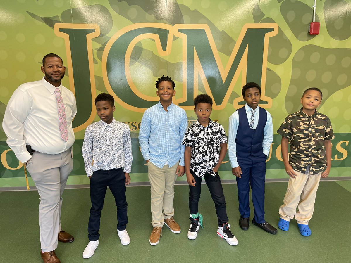 jcmmscougars's tweet photo. Well Dressed Gentlemen of JCMMS!!! @suptking https://t.co/nFIzQIrZQO