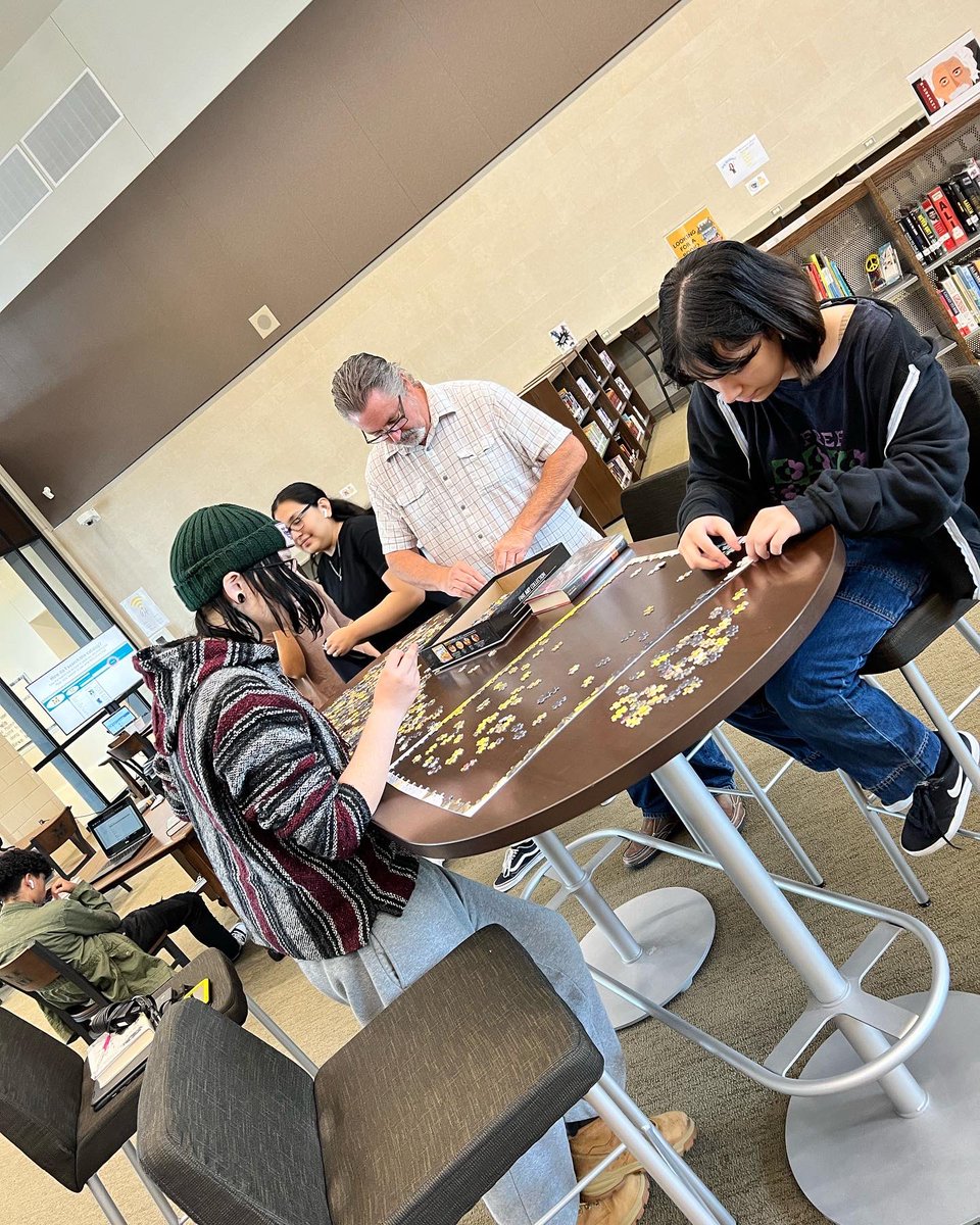 warrior4library's tweet photo. Some English 2 classes spent some  time building community after their library lesson today. 

#buildculture #madetoshine #highschoollibrary #librarylife #fisdlibraries https://t.co/kb510yDZ1O