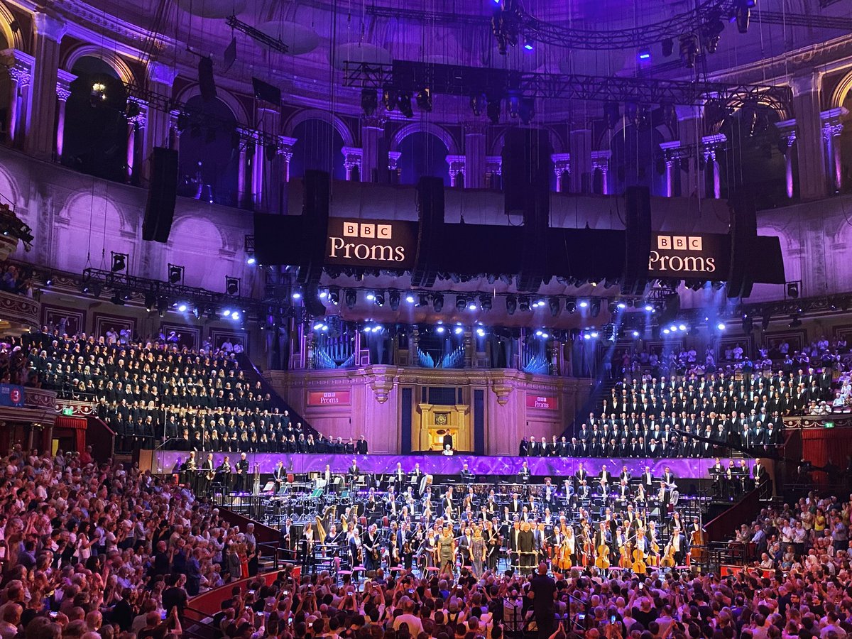 Back to @RoyalAlbertHall for a sublime Mahler 2 @bbcproms with @londonsymphony @LSChorus Simon Rattle - plus bonus @CBSOChorus for extra star power 🤩