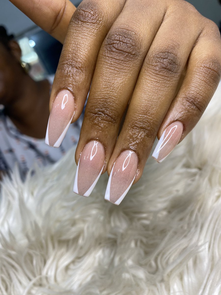 TheVictoria_TCS's tweet photo. @mrmacaroni At THE CLASSYSPLASH we offer beauty services. We offer services ranging from pedicures to manicures, presson nails, and both online and physical nail trainings. You can check us out on IG @theclassysplash 
Whether you are a guy or a girl, we’ve got you. https://t.co/KuftTXnkry